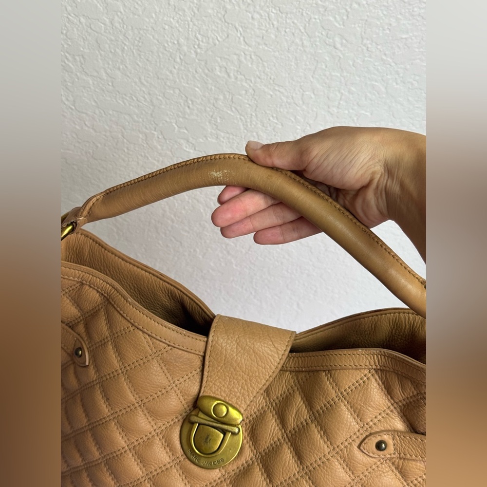 MARC JACOBS Tan Quilted Leather Handbag Made in Italy - Picture 3 of 14